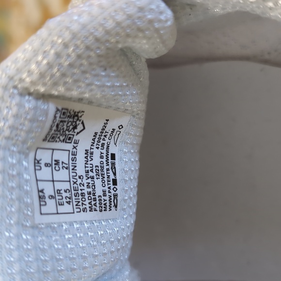 SAUCONY Unisex White Mesh Sneakers - Picture 2 of 10